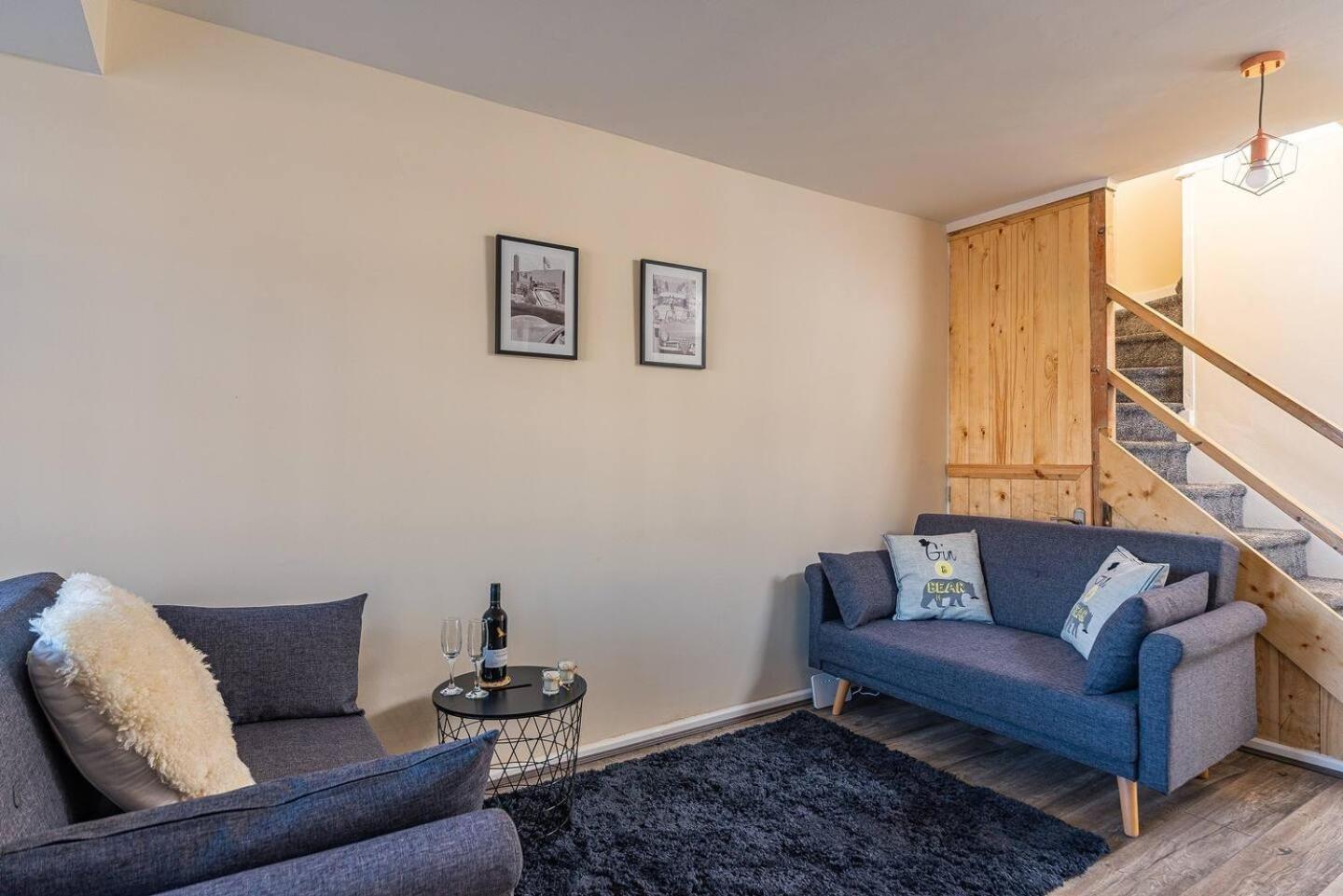 Dudley-Hospital-3Bed-Parking-Long Stay-Contractor Брирли Хилл Экстерьер фото